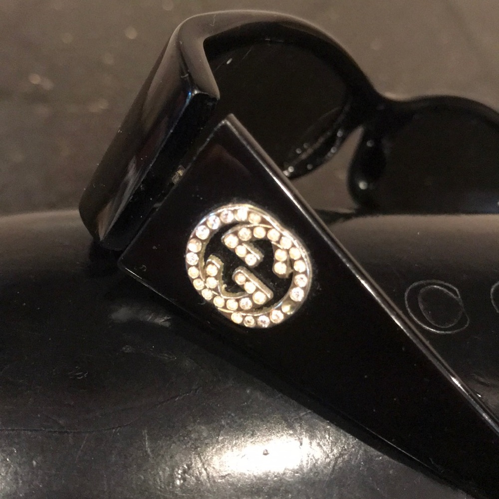 Gucci Sunglassss - Picture 2 of 3